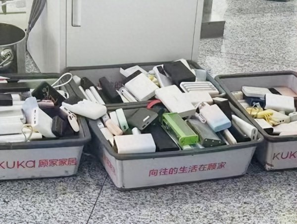 安全炒股配资 罗马仕崩塌，安克自救：一颗问题电芯让超120万充电宝困在机场